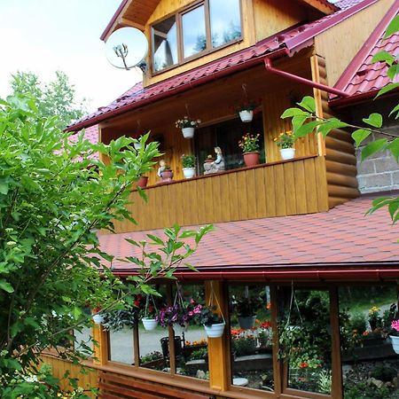 Садиба "У Валентини" Yablunytsia Buitenkant foto