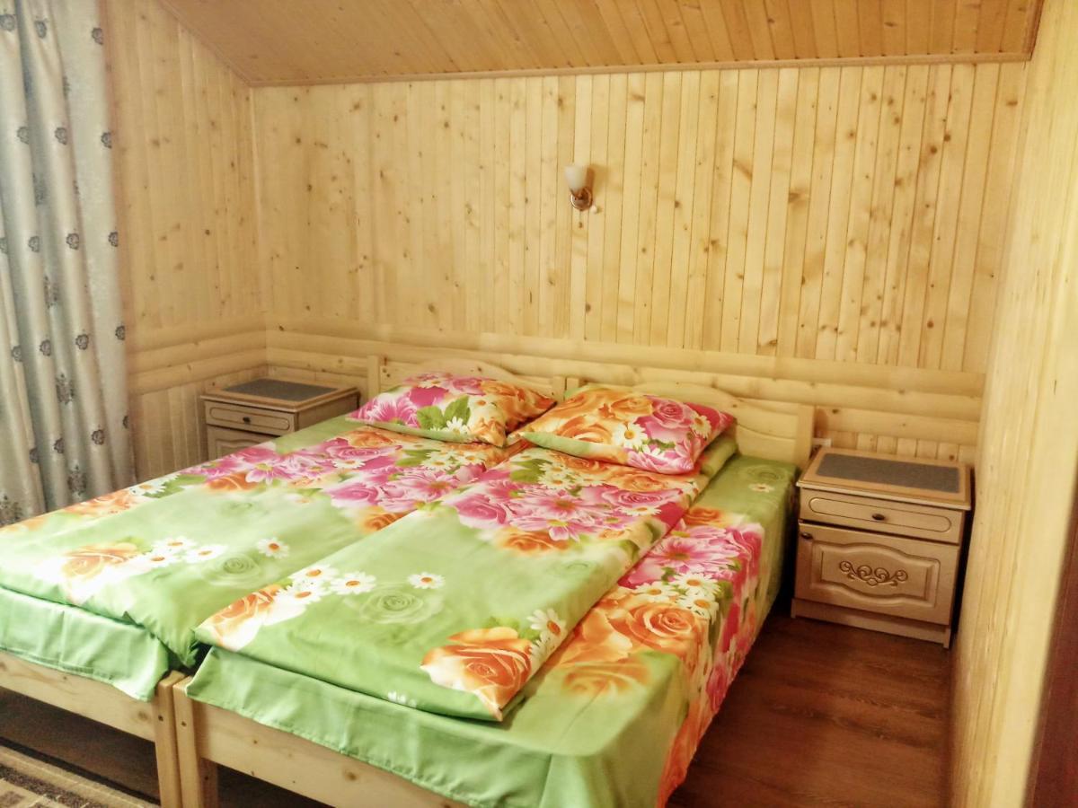 Садиба "У Валентини" Yablunytsia Buitenkant foto