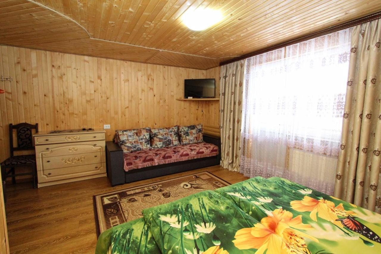 Садиба "У Валентини" Yablunytsia Buitenkant foto